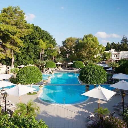 Corinthia Palace Malta Attard Exterior photo The swimming pool at the hotel