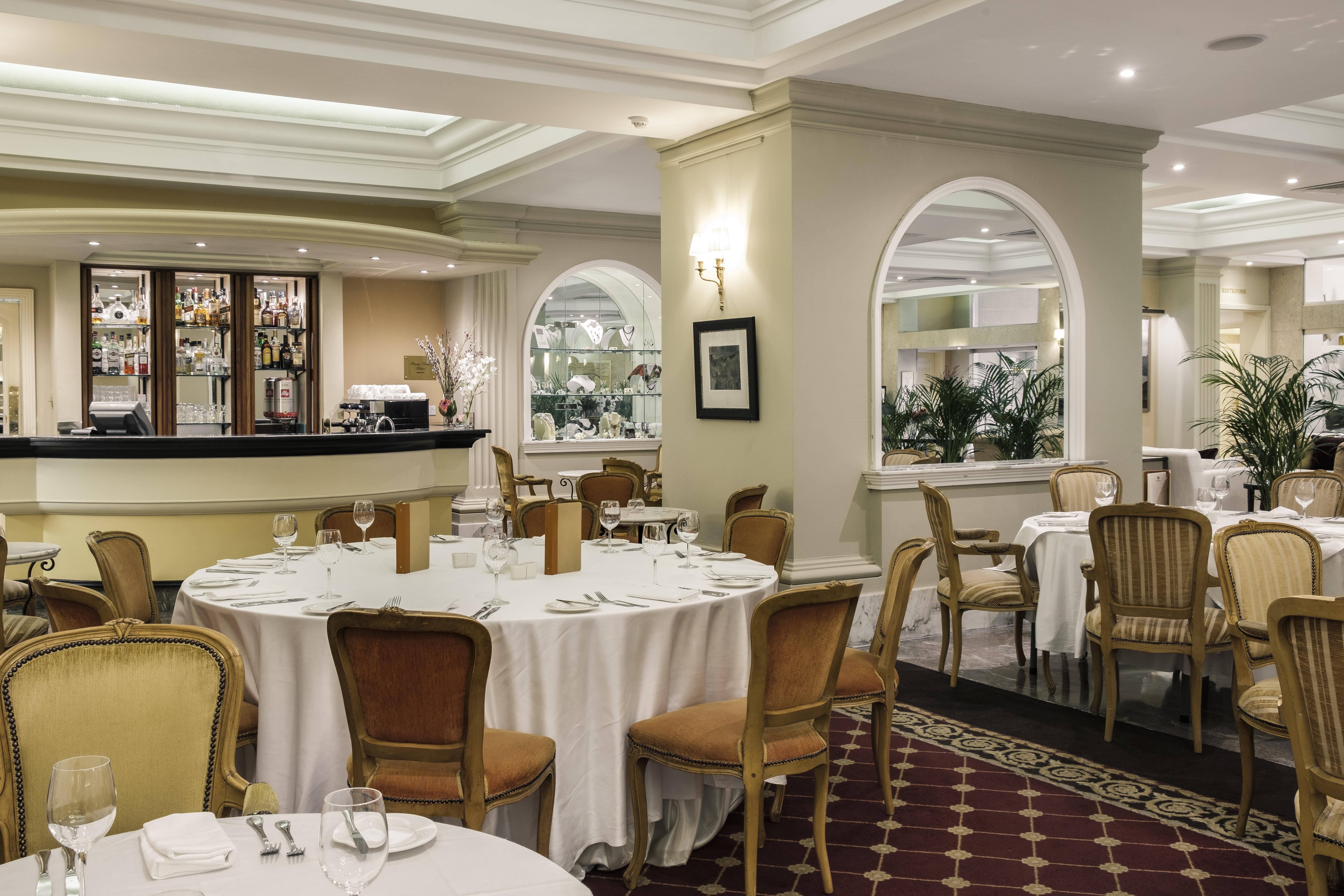 Corinthia Palace Malta Attard Exterior photo The restaurant